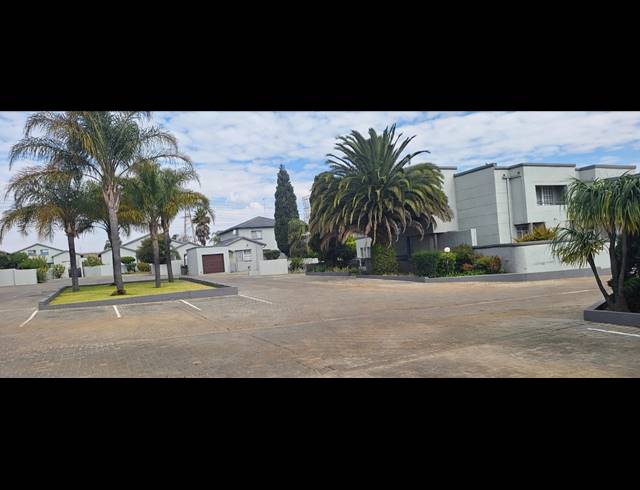 3 BEDROOM APARTMENT FOR SALE IN OAKDENE